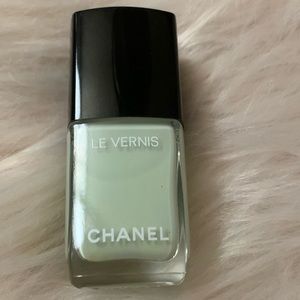 Chanel Le Vernis Longwear Nail Polish in 935 Sea Sea Green